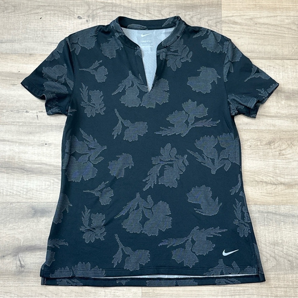 Nike Top Women Small Black Leaf Print V Neck Short Sleeve Stretch Ladies